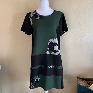 Simply Vera Vera Wang dress. (M)